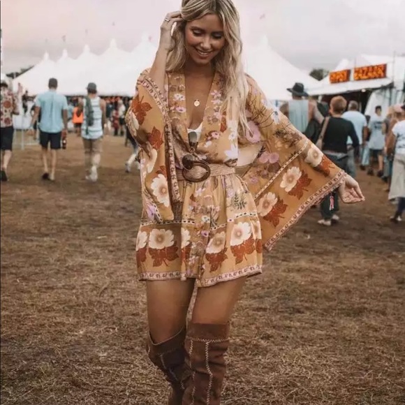 Bohemian Floral Kimono Wrap - Picture 2 of 10